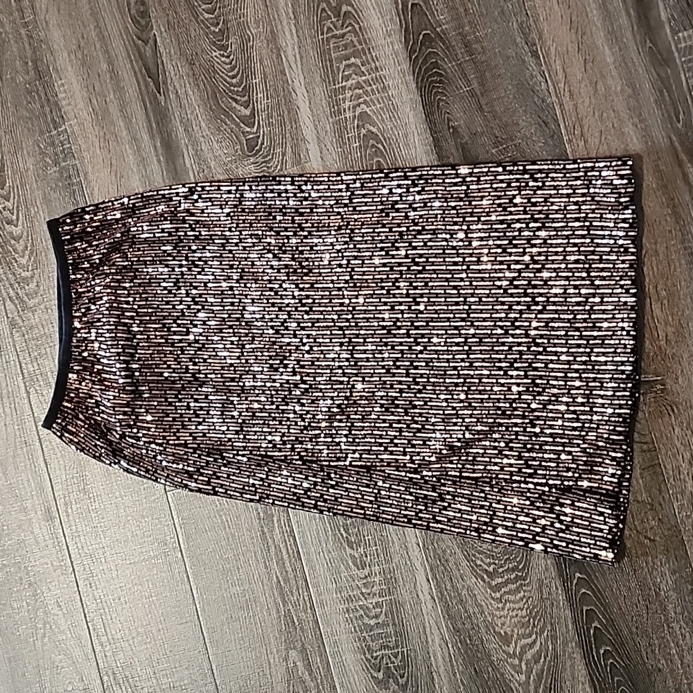 ⛅️ Vero Moda sequin Skirt ⛅️